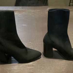 Steve Madden 9.5 new in black